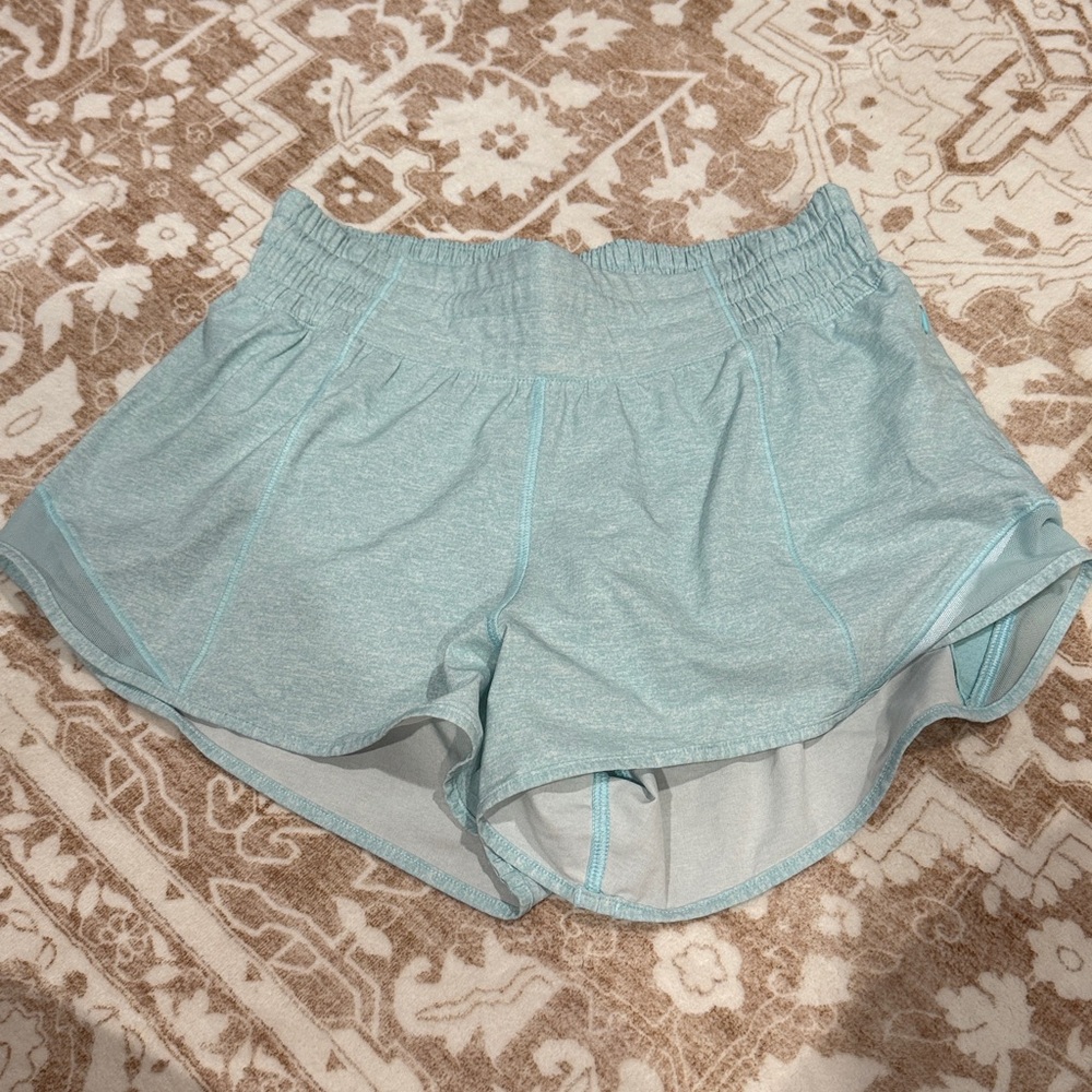 Lululemon High Rise Hotty Hot Shorts 2.5"